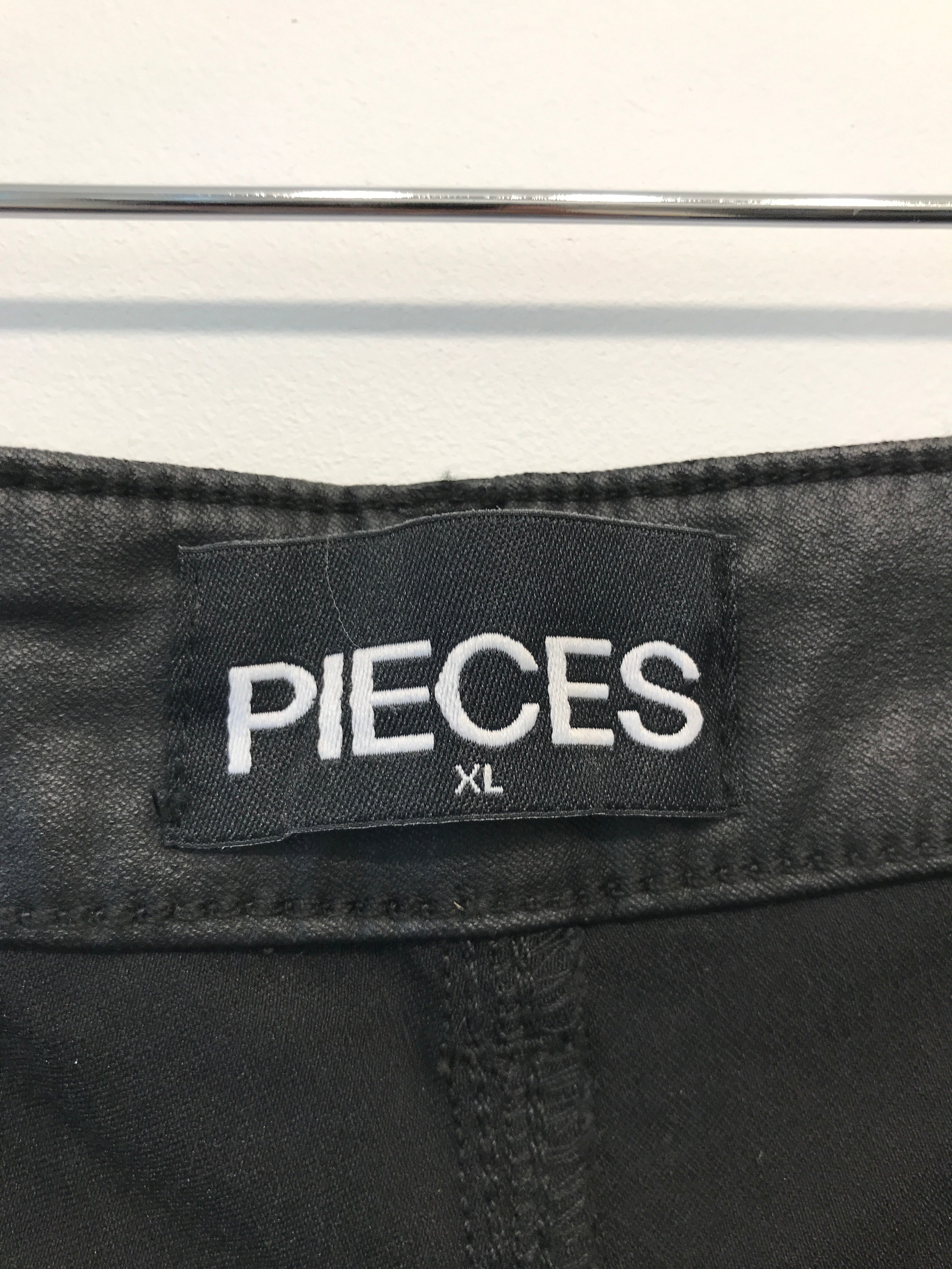 Pieces Bukser